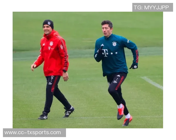 莱万恢复训练状态费兰积极合练克里斯滕森缺席今日训练情况分析