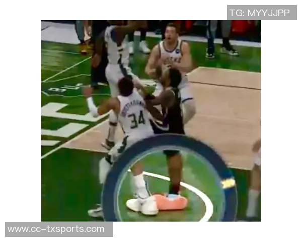 马刺队哈珀脚踝受伤佩戴保护靴拄拐杖离开球馆希望早日康复