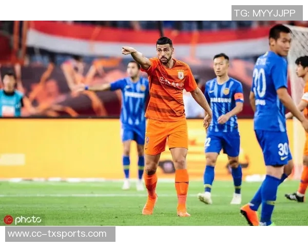 神奇扑救！王大雷在第18分钟成功挡住叶楚贵的近距离头球射门