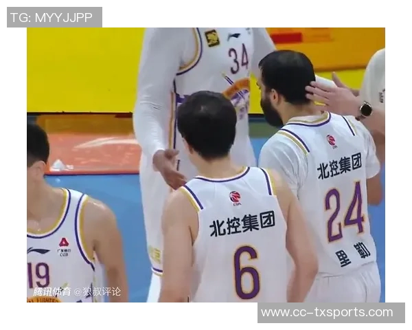 周琦半场表现出色攻守兼备贡献7分4板1断1帽正负值高达12